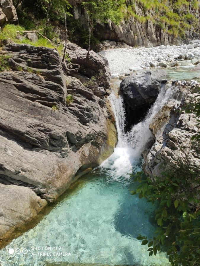 Incantevole Casa Sul Fiume, Relax E Natura Ai Piedi Della Alpi Apuane Massa  Buitenkant foto